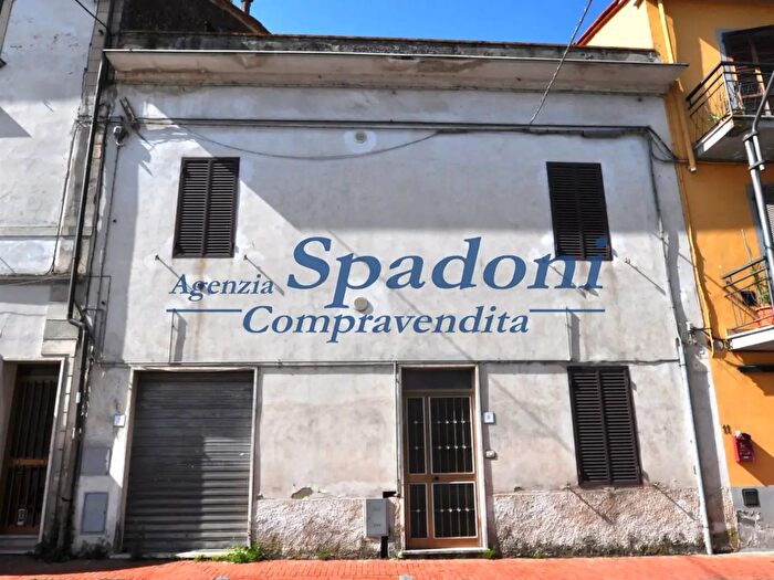 Casa con 6 locali in vendita in Ponte Buggianese
