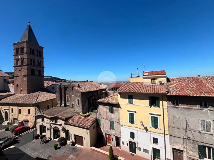Appartamento trilocale in vendita in Piazza Domenico Tani, Tivoli
