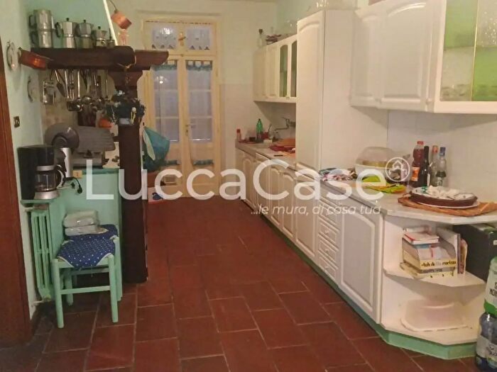 Casa con 8 locali in vendita in Rosignano Marittimo