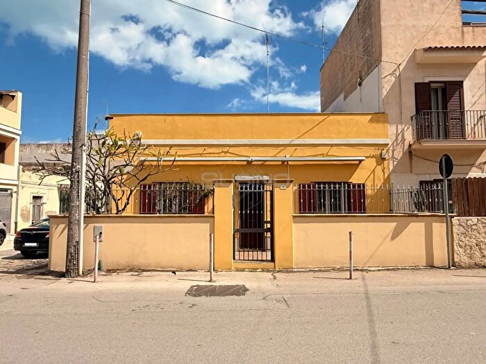 Appartamento trilocale in vendita in Via Servi di Maria, Siracusa