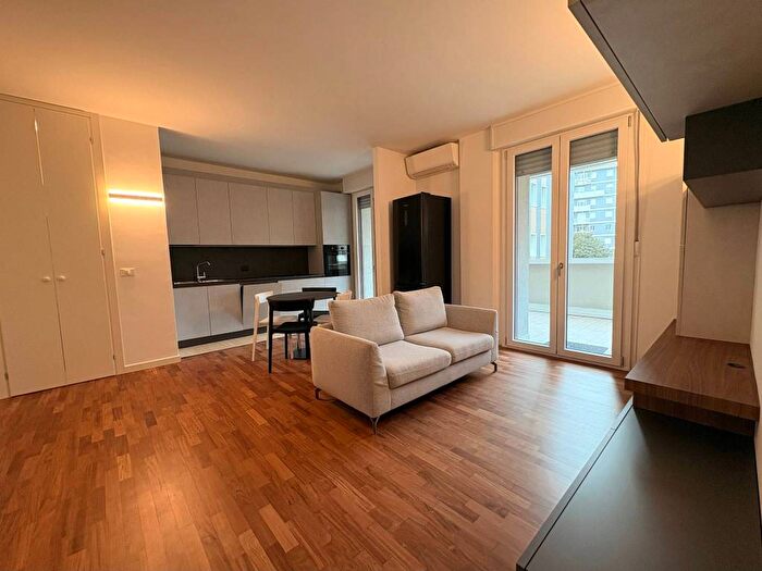 Appartamento trilocale in affitto in Via Tolmezzo, Volontari Planis, Udine