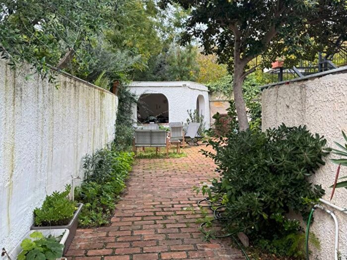 Casa trilocale in affitto in Viale Giunone, Mondello Valdesi, Palermo