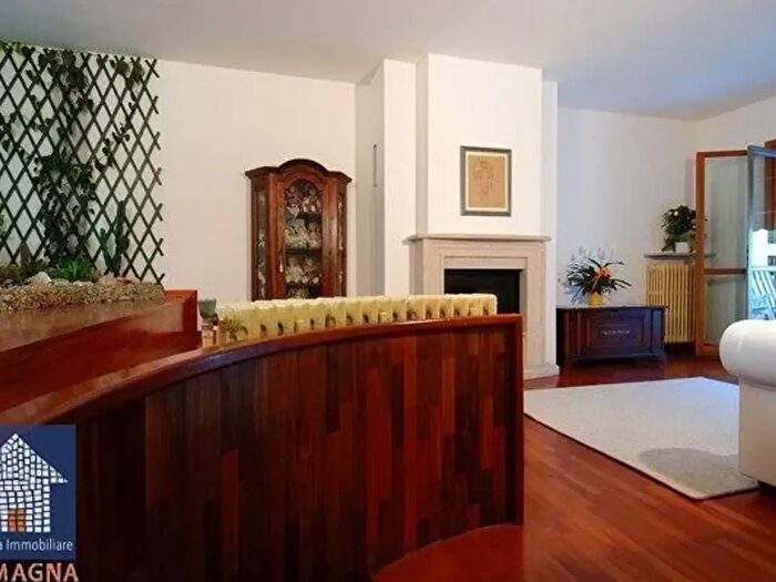 Casa con 10 locali in vendita in Ravenna