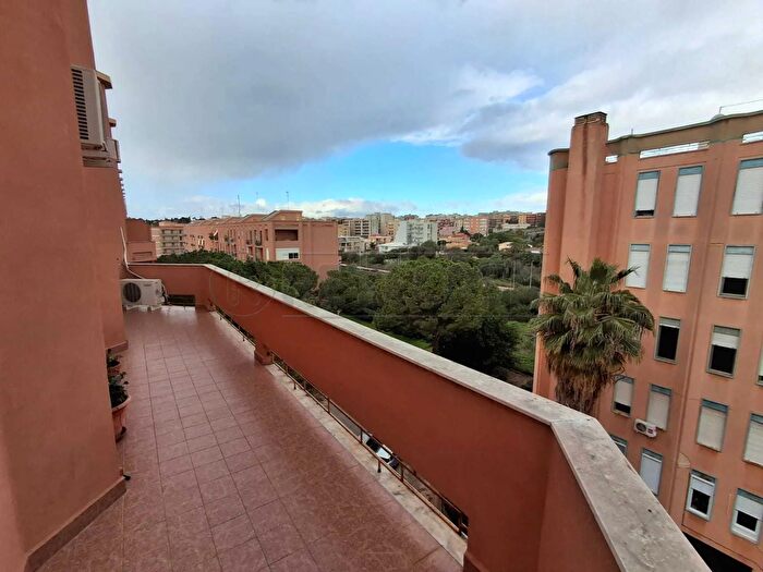 Appartamento con 10 locali in vendita in Via San Sebastiano, Siracusa