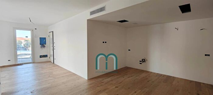 Appartamento con 6 locali in vendita in Via Matteotti Camponogara, Camponogara