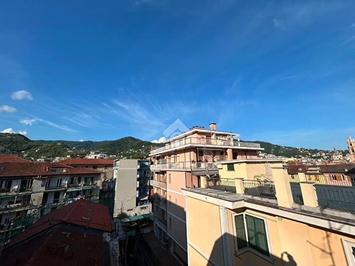 Appartamento quadrilocale in vendita in Via Salvo dAcquisto, Rapallo