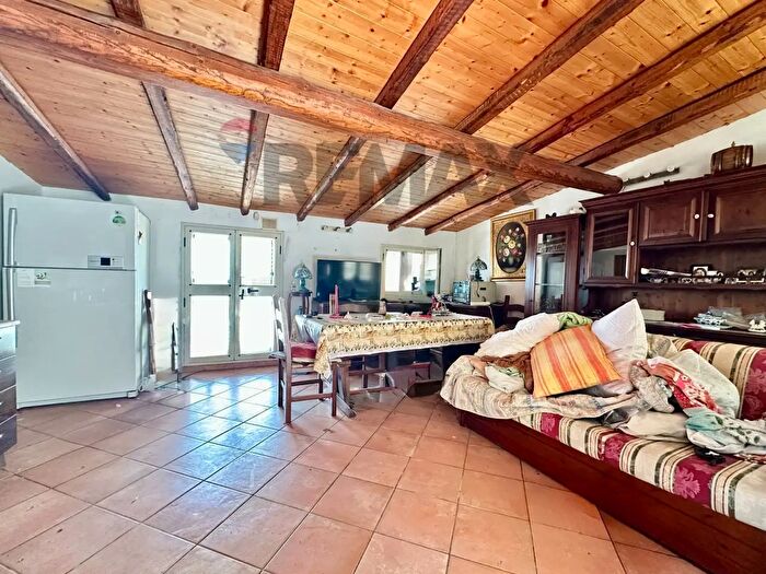 Casa bilocale in vendita in Via Arnaldo Casalini, Centuripe