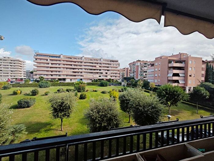 Appartamento trilocale in affitto in Via Jean Emile Baudot, Ponte di Nona, Roma