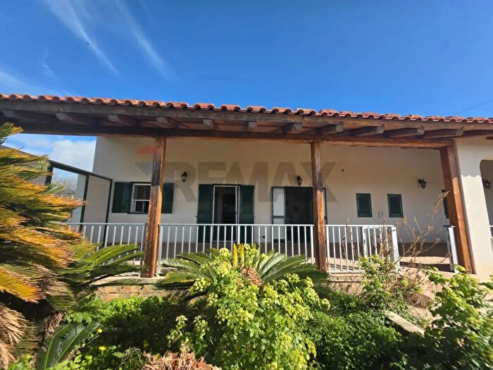 Casa con 6 locali in vendita in Contrada Corvo, Scicli