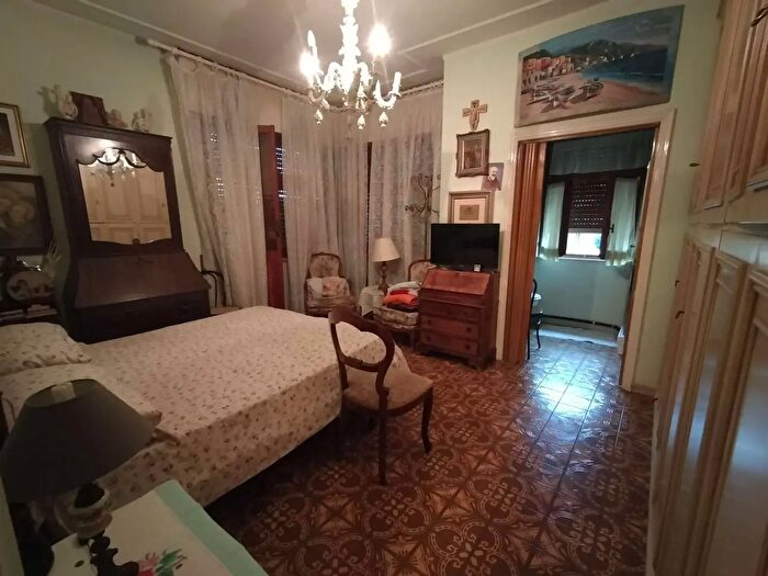 Appartamento con 10 locali in vendita in Loano