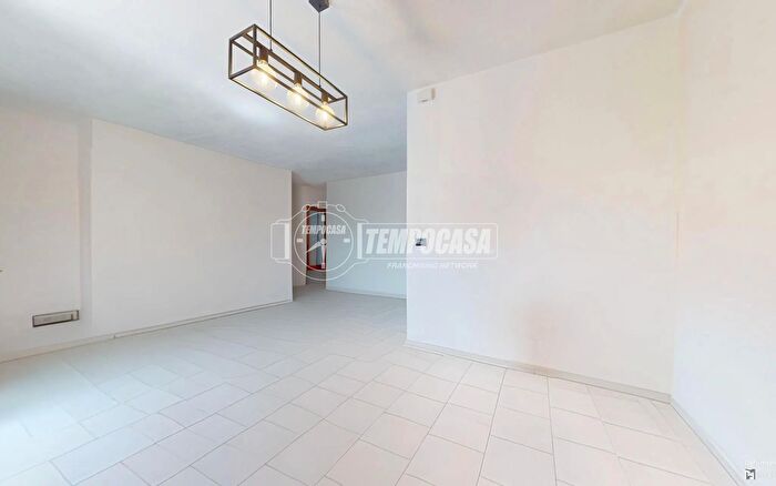 Appartamento quadrilocale in vendita in Via degli Alberi, Casamassima