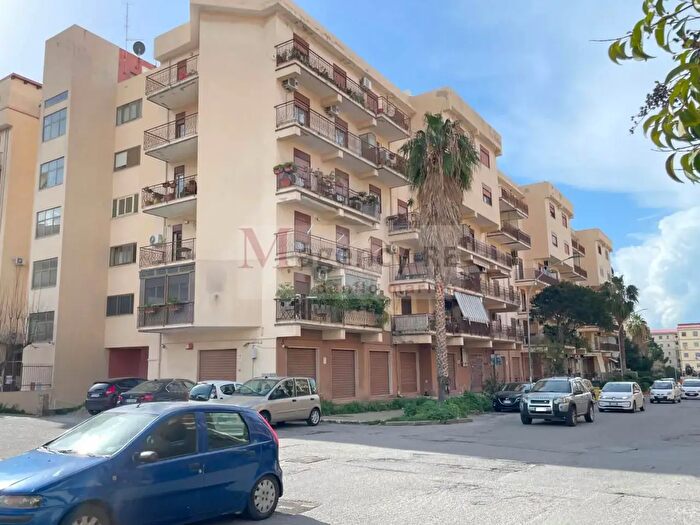 Appartamento quadrilocale in vendita in Viale Vittoria, Reggio Calabria