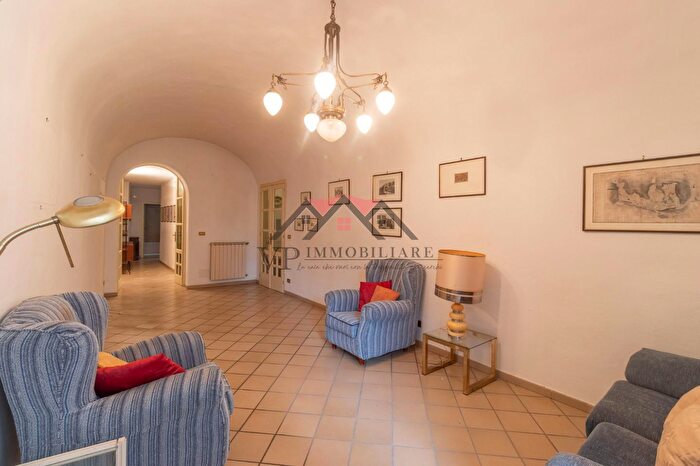 Appartamento con 5 locali in vendita in Volterra