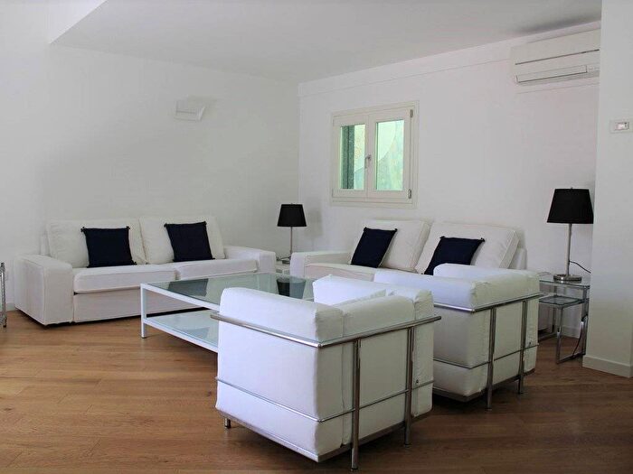 Appartamento quadrilocale in affitto in Via Giacomo Leopardi, Centro, Varese