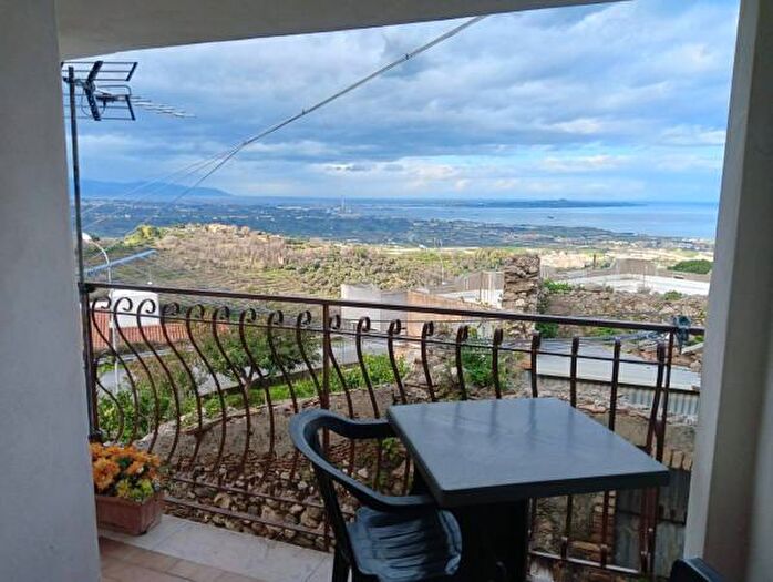 Casa bilocale in vendita in Via Nemi, Valdina