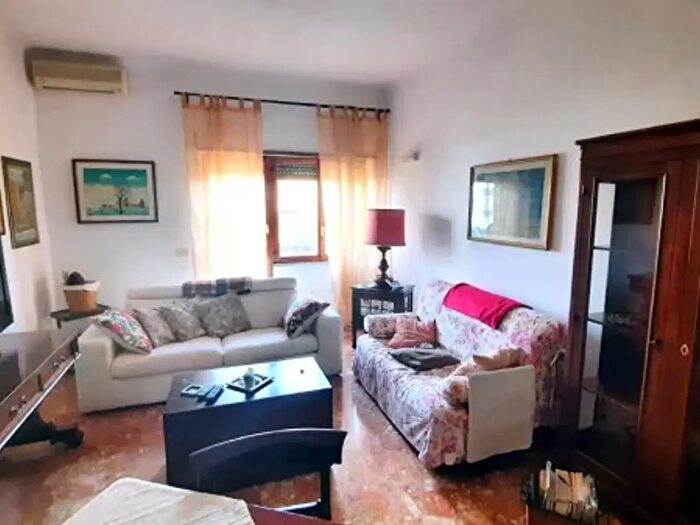 Appartamento trilocale in vendita in Via Edita Broglio, Roma