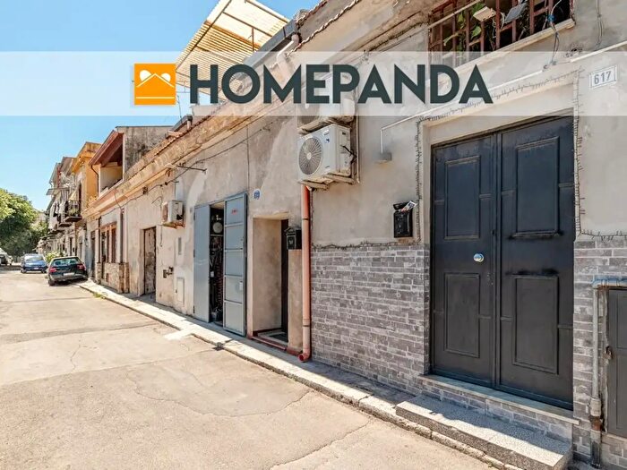 Casa con 5 locali in vendita in Corso dei Mille, Palermo