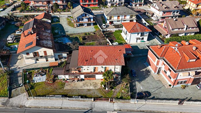 Casa con 7 locali in vendita in Via Valle Po, Revello