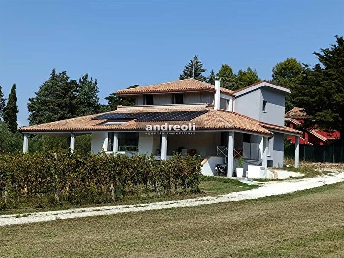 Case in Vendita e in Affitto - 3