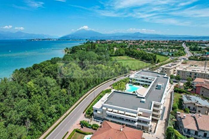 Appartamento bilocale in vendita in Viale Francesco Agello, Sirmione