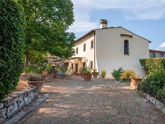 Casa con 11 locali in affitto in Fiesole