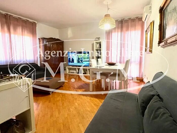 Appartamento con 5 locali in vendita in Pontedera