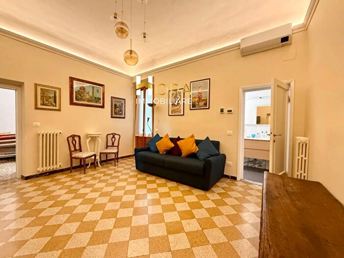 Appartamento quadrilocale in vendita in Via Giuseppe Dolfi, Firenze