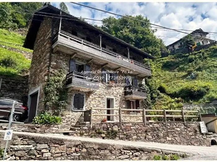 Casa quadrilocale in vendita in Via Martiri, Valle Cannobina