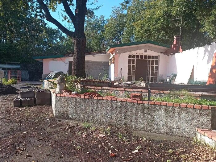 Casa bilocale in vendita in Via Giordano Bruno, Zafferana Etnea