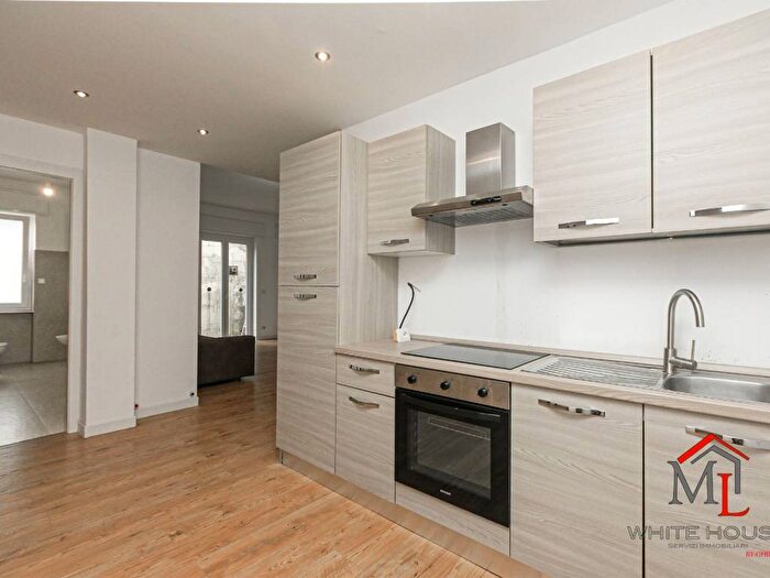 Appartamento trilocale in affitto in Via al Poligono di Quezzi, Quezzi, Genova