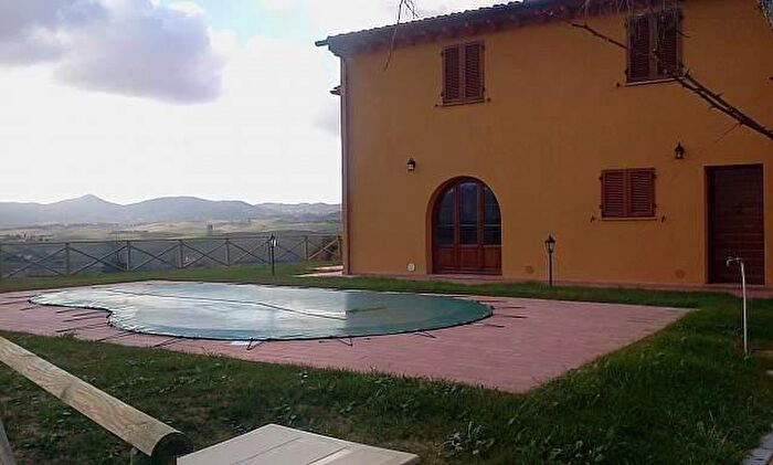 Casa con 8 locali in vendita in Orciano Pisano