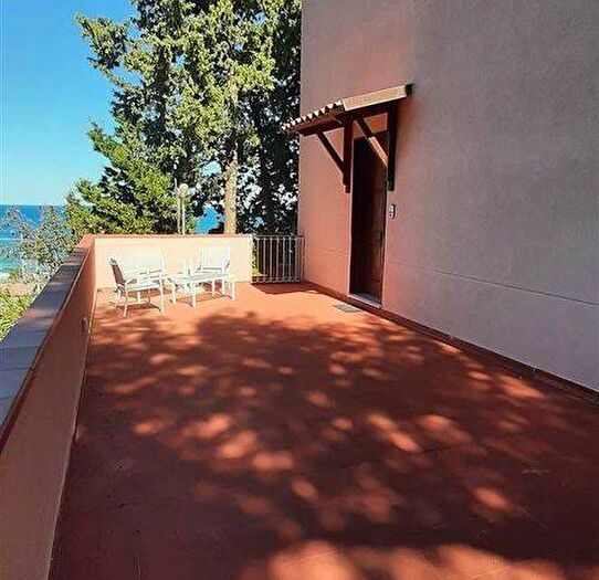 Appartamento con 6 locali in affitto in Centro, Cefalù