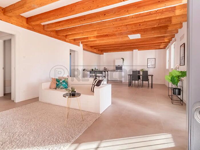 Appartamento quadrilocale in vendita in Via Zuccola, Bolzano Vicentino