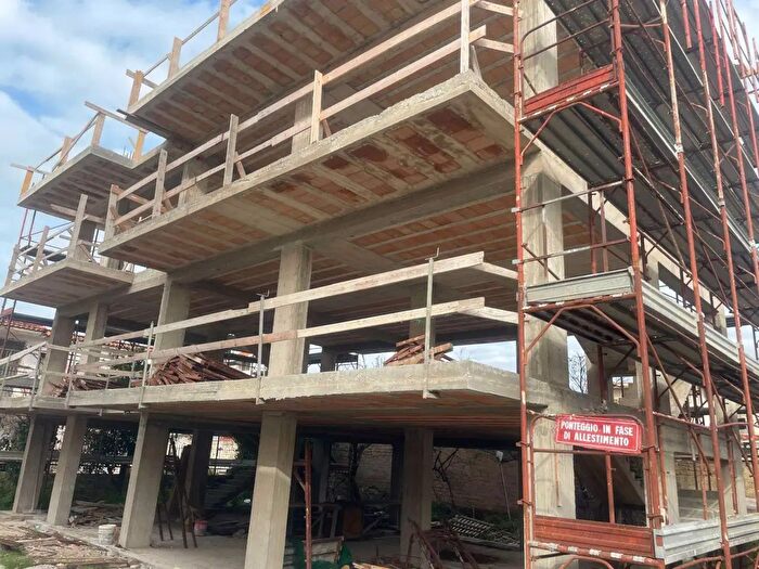 Casa con 6 locali in vendita in Mondragone