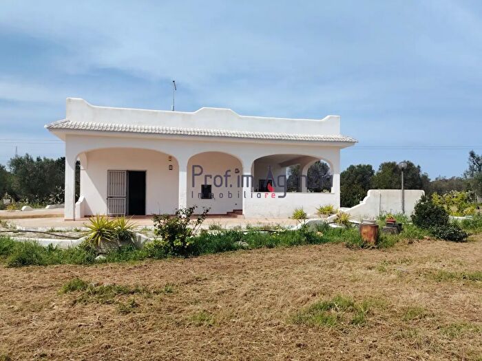 Casa quadrilocale in vendita in Carovigno