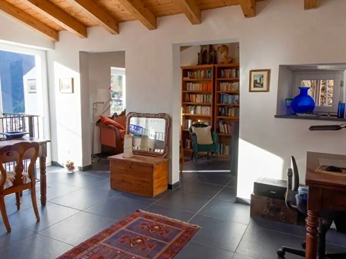 Casa con 7 locali in vendita in Via Schenardii, Rezzo