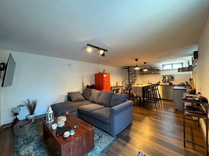 Casa con 5 locali in affitto in Ripa Pozzi Querceta Ponterosso, Seravezza