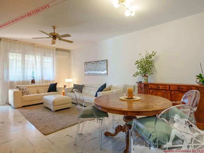 Casa con 6 locali in affitto in Forte Dei Marmi