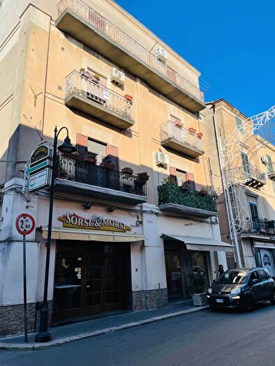 Appartamento con 8 locali in vendita in Corso Giulio Sartori, Lercara Friddi