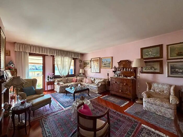 Appartamento quadrilocale in vendita in Piazza Aldo Moro, Villorba