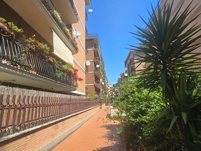 Appartamento quadrilocale in vendita in Via Nomentana, Roma