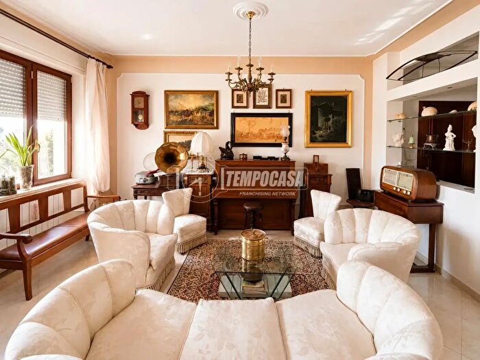 Appartamento quadrilocale in vendita in Via Martino Marinosci, Lecce