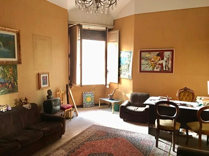 Appartamento con 5 locali in vendita in Via Livorno, Roma