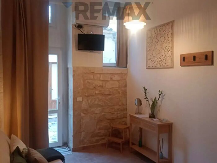 Appartamento con 6 locali in vendita in Via Tirella, Modica