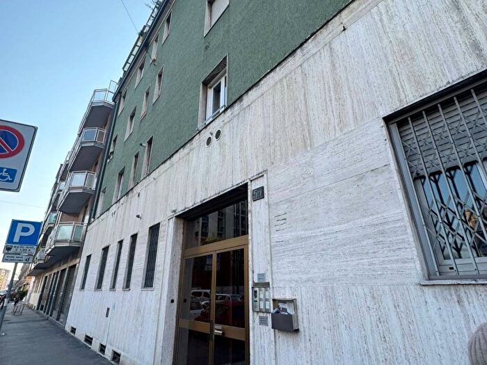 Appartamento monolocale in affitto in Via Fiuggi, Dergano, Milano