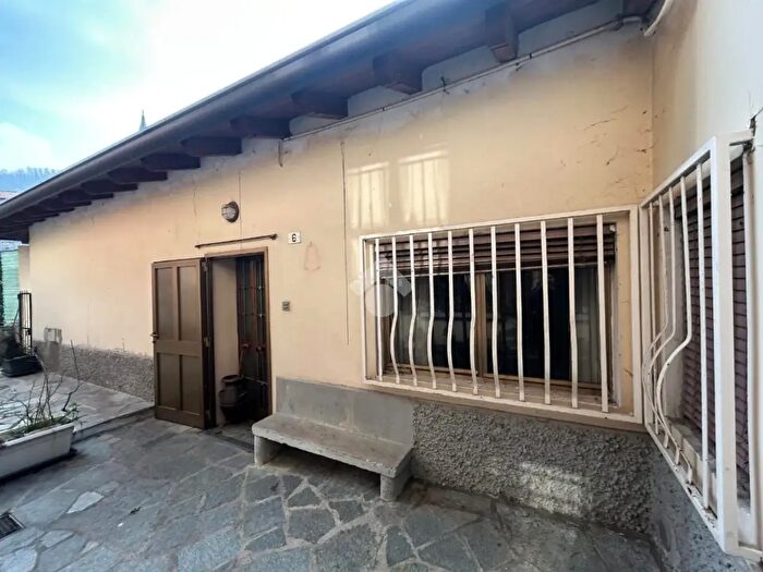 Appartamento trilocale in vendita in Via Piazza Botta, Sedrina