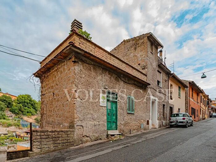 Casa quadrilocale in vendita in Via Maggio, Riano