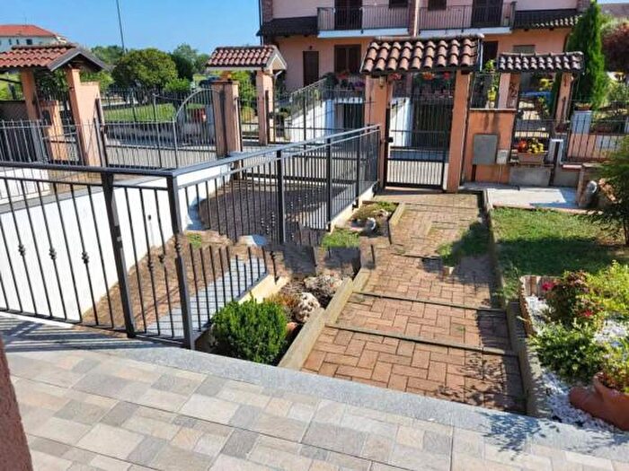 Casa trilocale in vendita in Via Maddalena Morano, Buttigliera DAsti