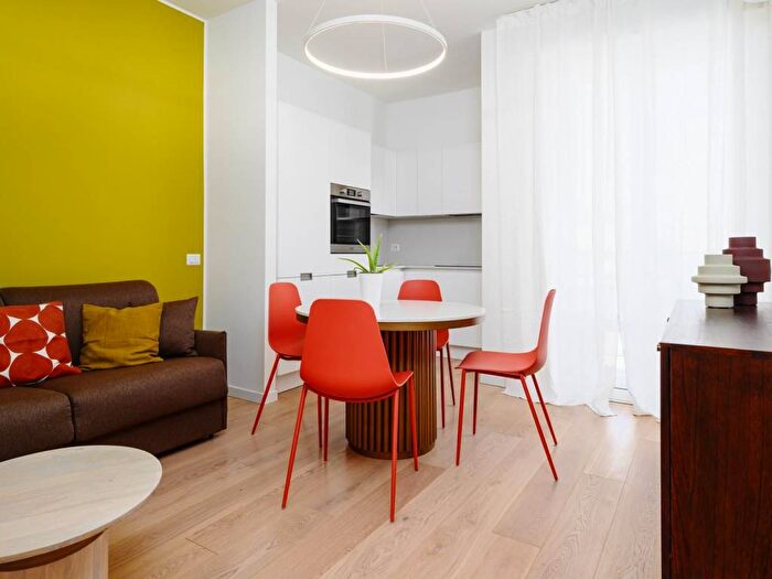 Appartamento bilocale in affitto in Via Lattanzio, Lodi Brenta, Milano