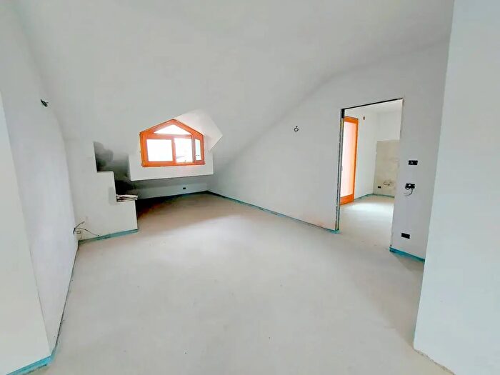 Appartamento con 6 locali in vendita in Via Cortusio, Padova